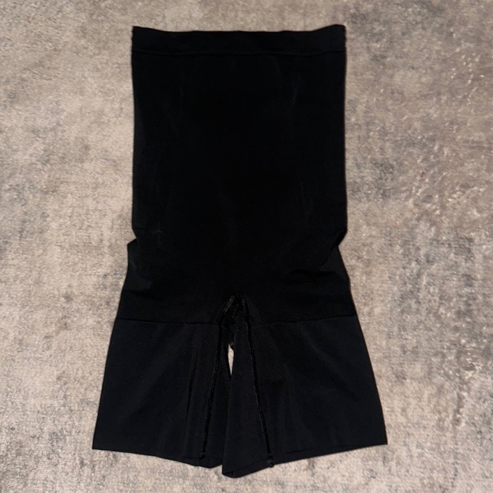 Excellent Condition: Black Spanx sz S/P